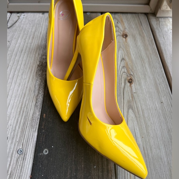 💛SUPER CUTE 5” Yellow Heels💛 - Picture 4 of 5
